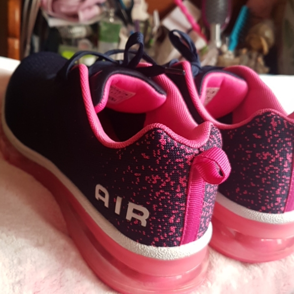 Shoes - Picture 5 of 5